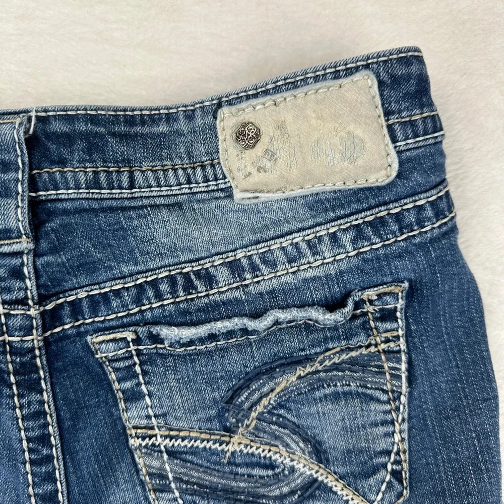 Silver Jeans Toni Shorts Womens 27 Medium Wash Distressed Y2K Denim‎